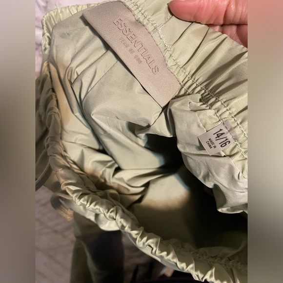 Essential Sweatpants - Picture 5 of 7